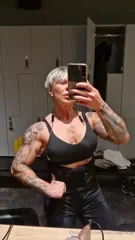 crazyxbody / musclegirlxxx - Video