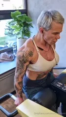crazyxbody / musclegirlxxx - Video