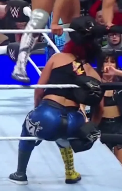 WWE Bayley / Davina Rose / Pamela Rose Martinez - Video