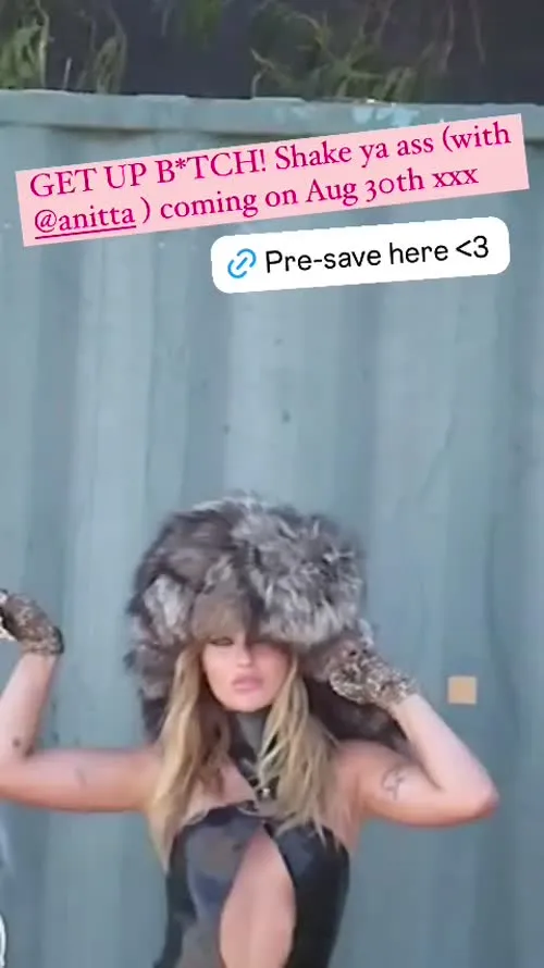 Victoria De Angelis (Maneskin bassist) - Video #313405