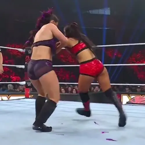 Roxanne Perez/Rok-C - WWE NXT - Video