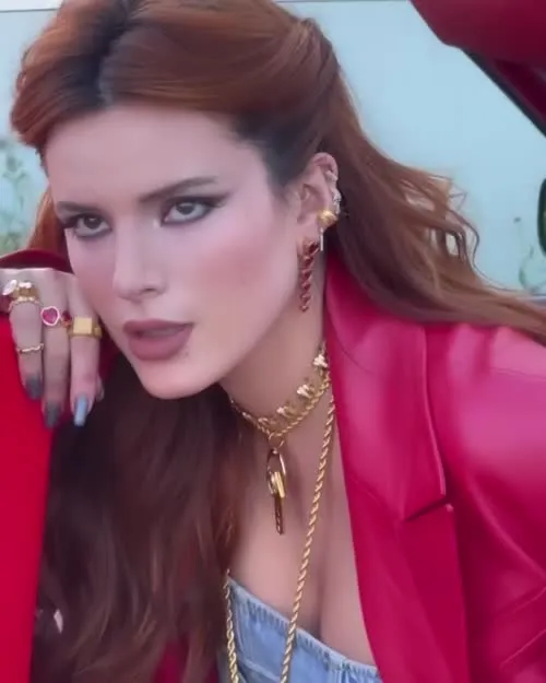 Bella Thorne - Video #397763