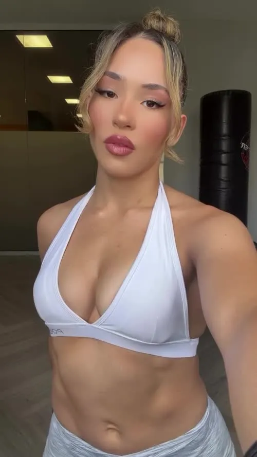 Valerie Loureda | Lola Vice - Video