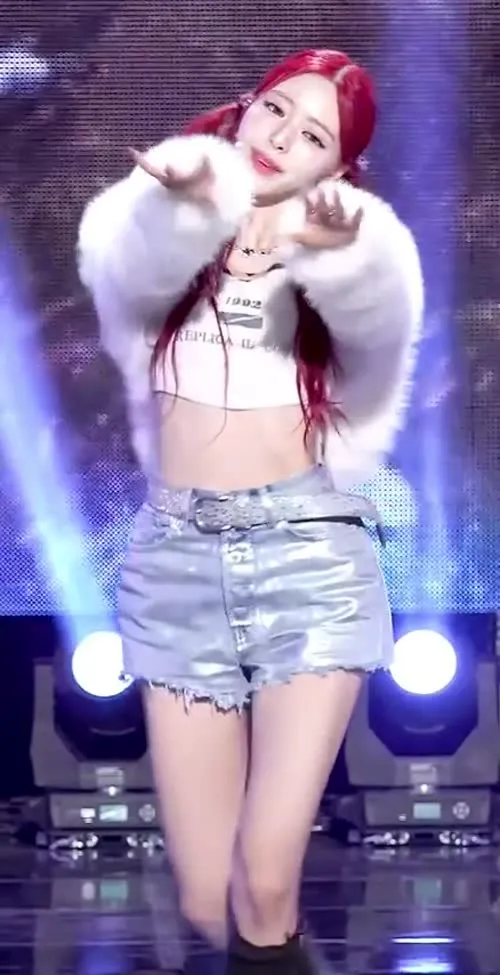 Yuna - ITZY (유나, Shin Yu Na) - Video