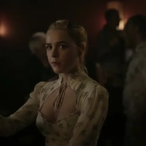 Kiernan Shipka - Video