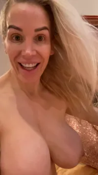 Rebecca More / Rebecca Moore - Video