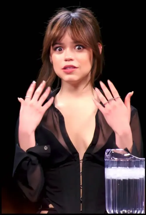 Jenna Ortega - Video