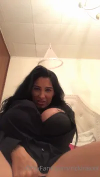 Ricki Raxxx - Source