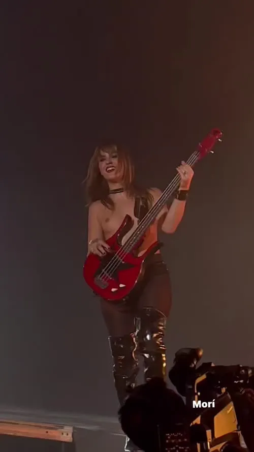 Victoria De Angelis (Maneskin bassist) - Video #277117