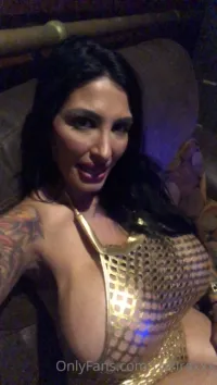 Ricki Raxxx - Source