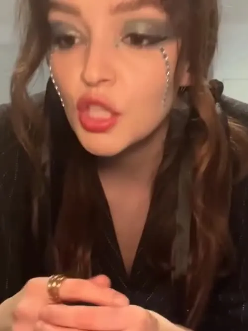 Lauren Mayberry (Singer) - Video #366997