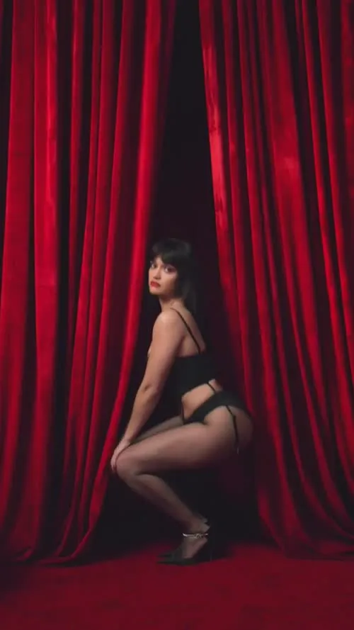 Olivia Cooke - Video