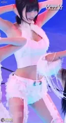 Hirai Momo | TWICE - 5Yh-RhKjE 4