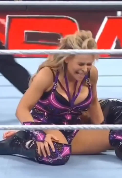 WWE Natalya Neidhart , The Boat - Video