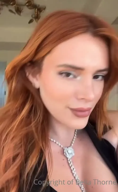 Bella Thorne - Video