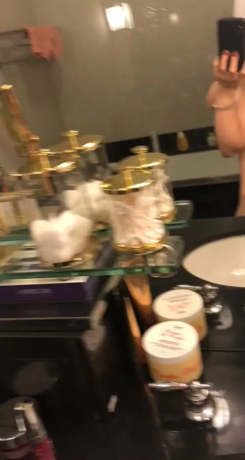 Dove Cameron - Video