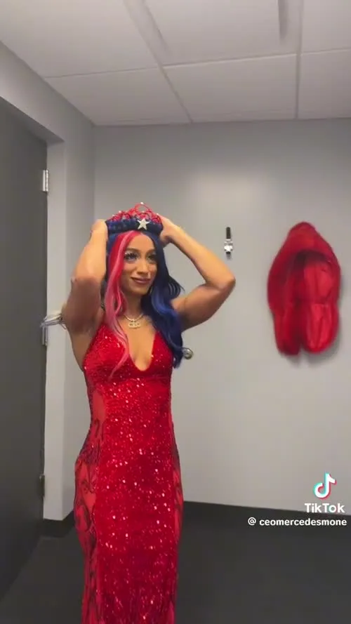 WWE/AEW Sasha Banks | Mercedes Moné - Video