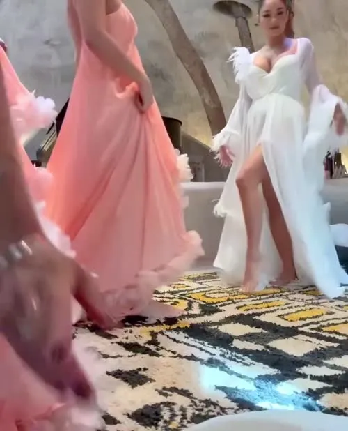 Vanessa Hudgens - Video
