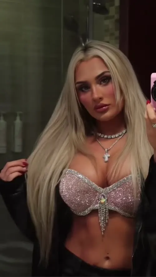 Tiffany Stratton - Video