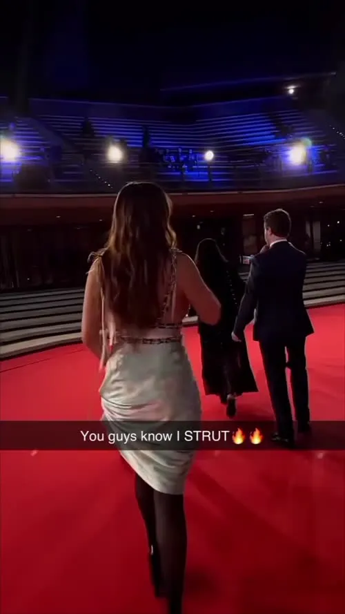 Bella Thorne - Video
