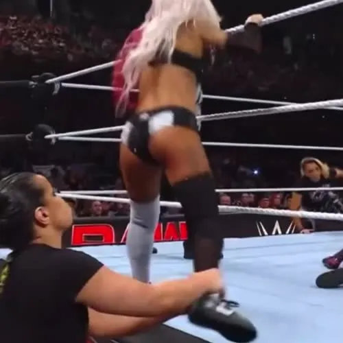 Zelina Vega // Thea Trinidad - Video