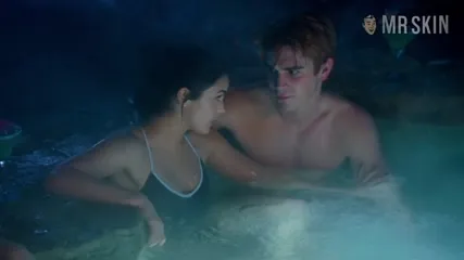 Camila Mendes - Video #252845