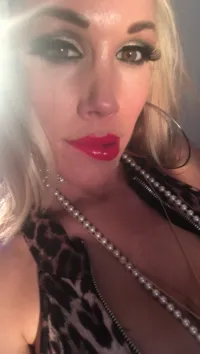 Rebecca More / Rebecca Moore - Video