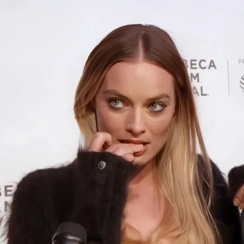 Margot Robbie - Video