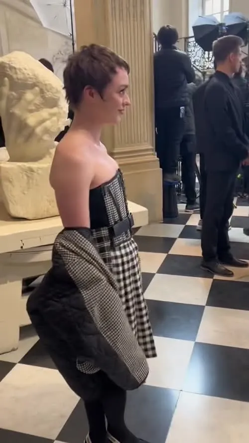 Maisie Williams - Video