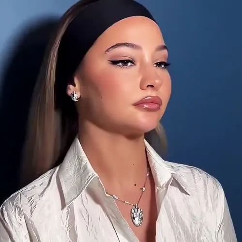 Madelyn Cline - Video