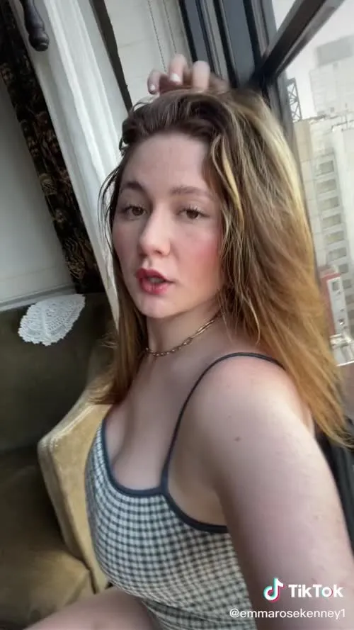 Emma Kenney - Video