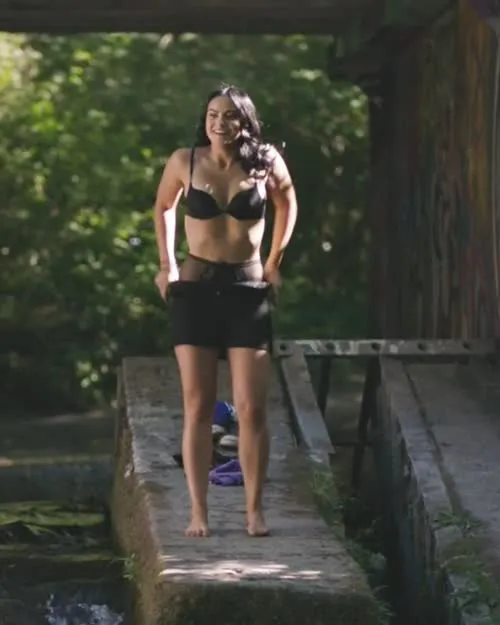 Camila Mendes - Video