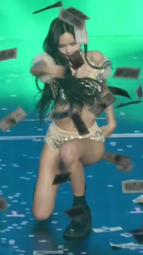 Lisa | BLΛƆKPIИK (Blackpink) - Video