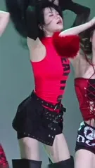 Hong Eunchae 홍은채 | LESSERAFIM - Video