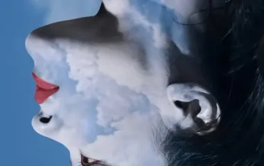 Adria Arjona - Video