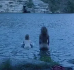 Julia Garner - Video #120340