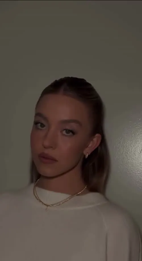 Sydney Sweeney - Video