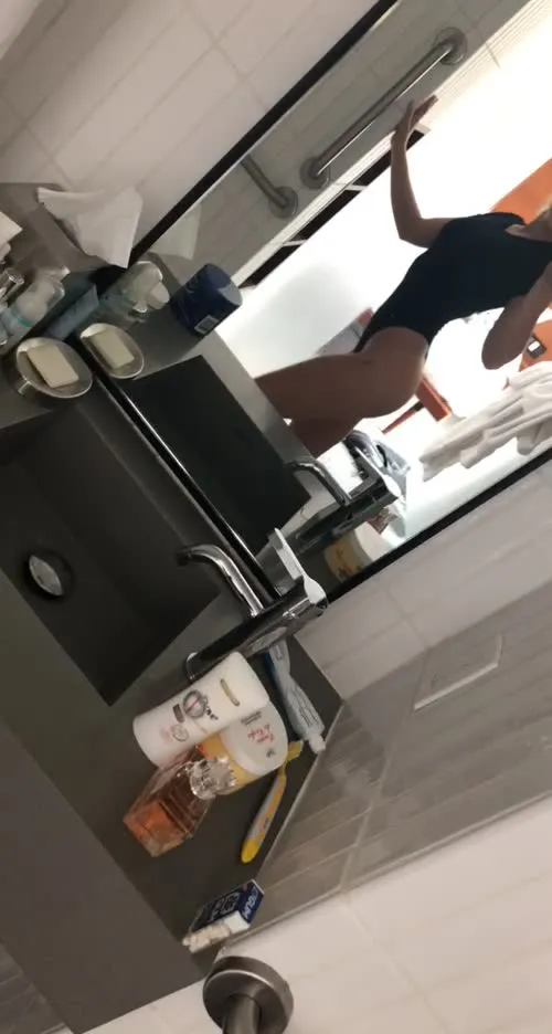 Dove Cameron - Video