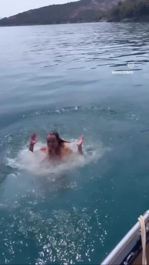 Amanda Holden - Video #363091