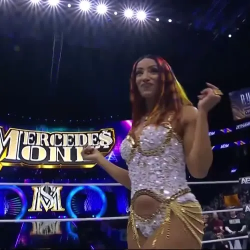 WWE/AEW Sasha Banks | Mercedes Moné - Video