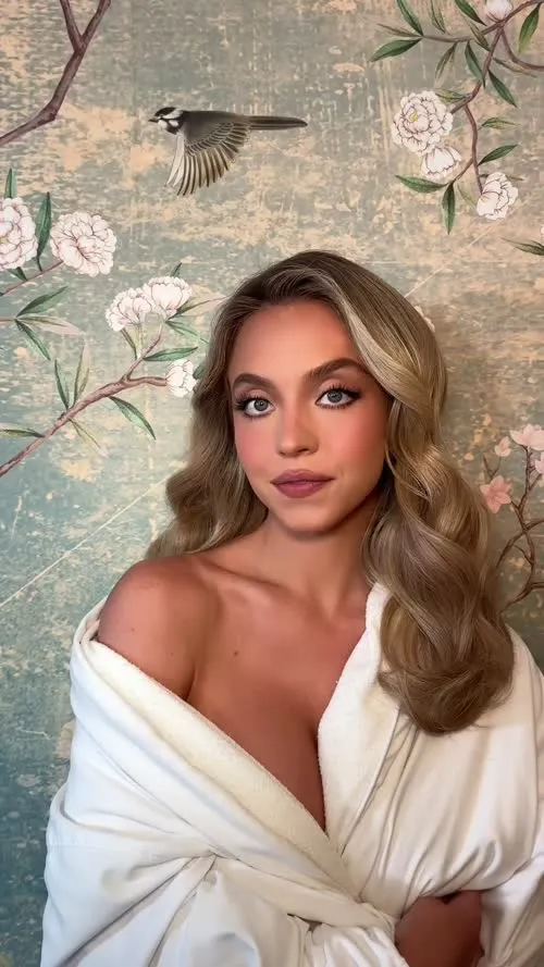 Sydney Sweeney - Video