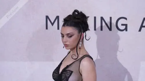 Charli XCX - Video #300326