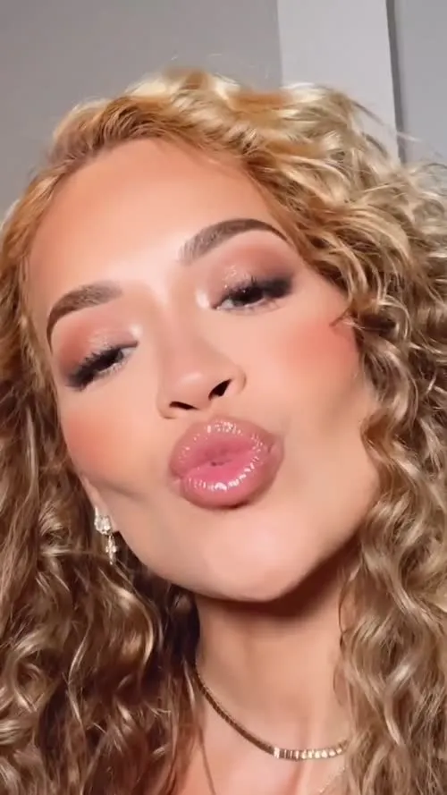 Rita Ora - Video