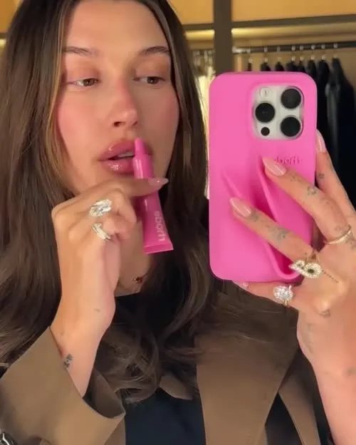 Hailey Baldwin Bieber - Video #279476