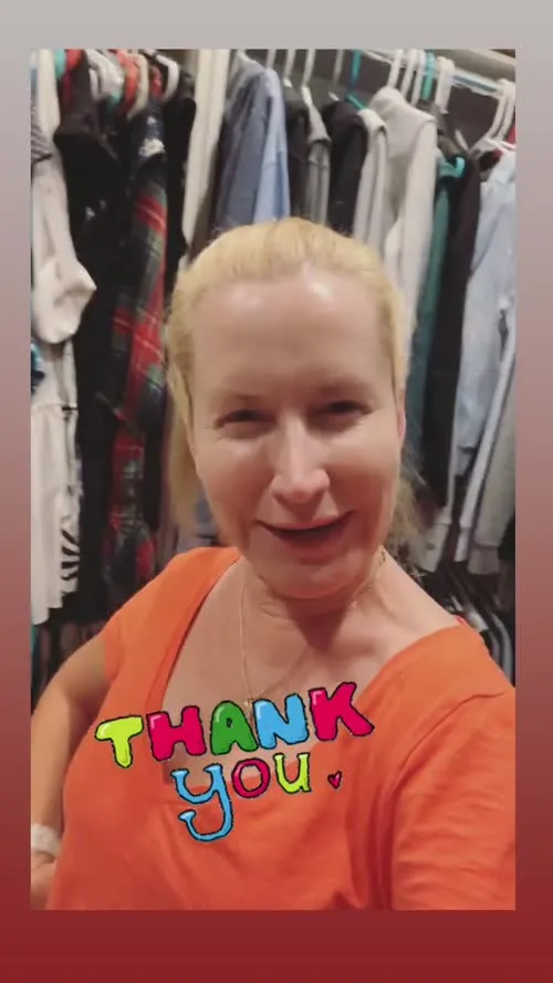 Angela Kinsey - Video