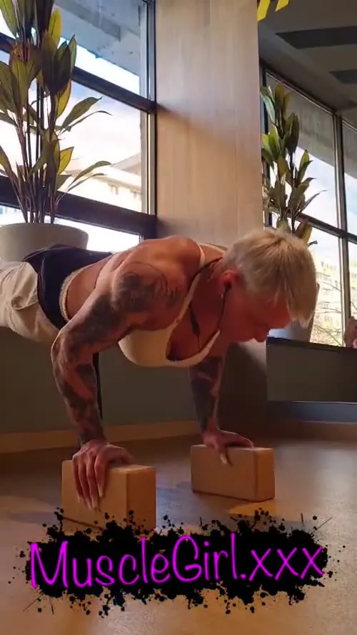 crazyxbody / musclegirlxxx - Video #339533