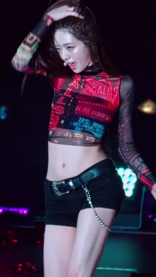 Yuna - ITZY (유나, Shin Yu Na) - Video #127740