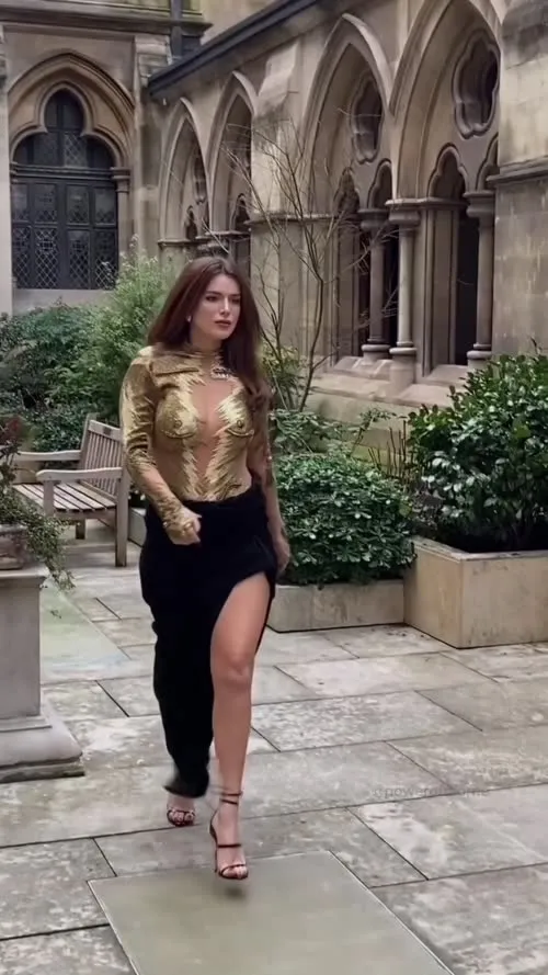 Bella Thorne - Video