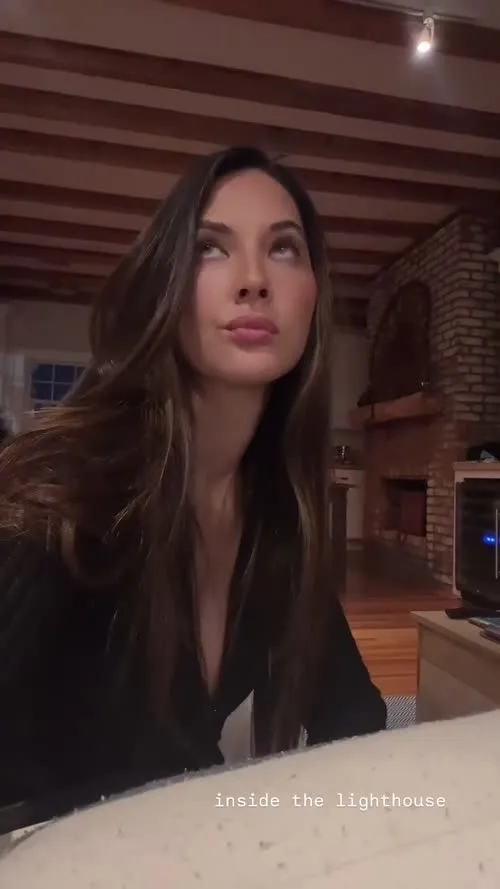 Olivia Munn - Video
