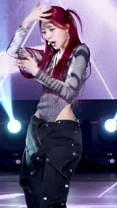 Yuna - ITZY (유나, Shin Yu Na) - Video